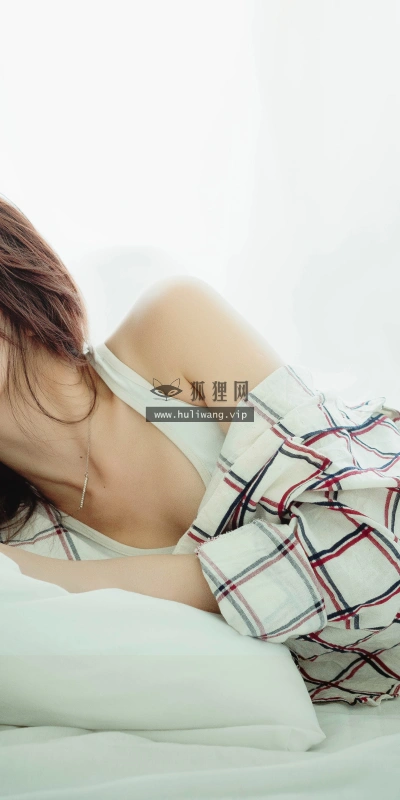 【74】美女壁纸 性感 写真 居家 美腿  4K 超清壁纸7360_4220@青蛙壁纸-笨猫小站