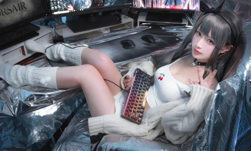 【89】美女壁纸 性感 写真 cosplay 机房 可爱  4K 超清壁纸3840_2160@青蛙壁纸-笨猫小站