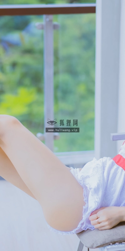 【209】美女壁纸 性感 写真 模特 可爱 白色 内衣 阳台 休闲  4K 超清壁纸3840_2160@青蛙壁纸-笨猫小站