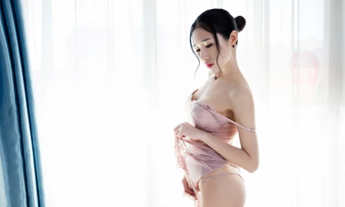 【228】美女壁纸 性感 写真 模特 馨怡  4K 超清壁纸3840_2160@青蛙壁纸-笨猫小站