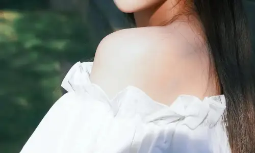 【3198】美女人物壁纸  4K 超清壁纸1242_2688@青蛙壁纸-笨猫小站