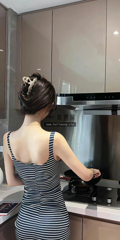 【3284】美女壁纸  4K 超清壁纸1242_2688@青蛙壁纸-笨猫小站