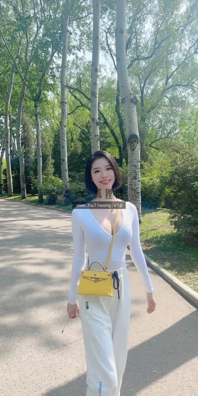 【5527】美女壁纸  2K 高清壁纸1080_1920@青蛙壁纸-笨猫小站