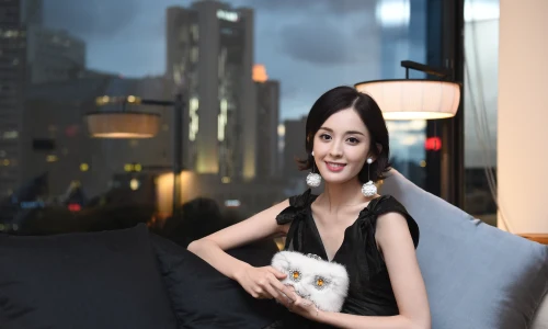 【6549】美女人物壁纸 明星 演员 古力娜扎  4K 超清壁纸4928_3280@青蛙壁纸-笨猫小站