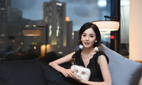 【6553】美女人物壁纸 明星 演员 古力娜扎  4K 超清壁纸4928_3280@青蛙壁纸-笨猫小站