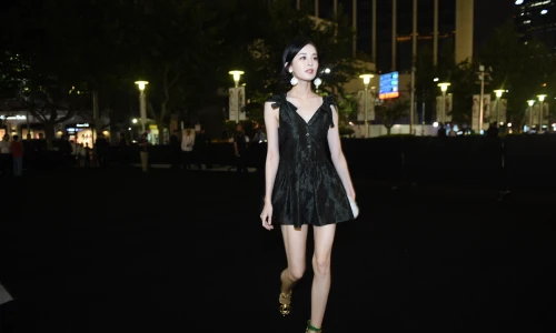 【6571】美女人物壁纸 明星 演员 古力娜扎  4K 超清壁纸4928_3280@青蛙壁纸-笨猫小站