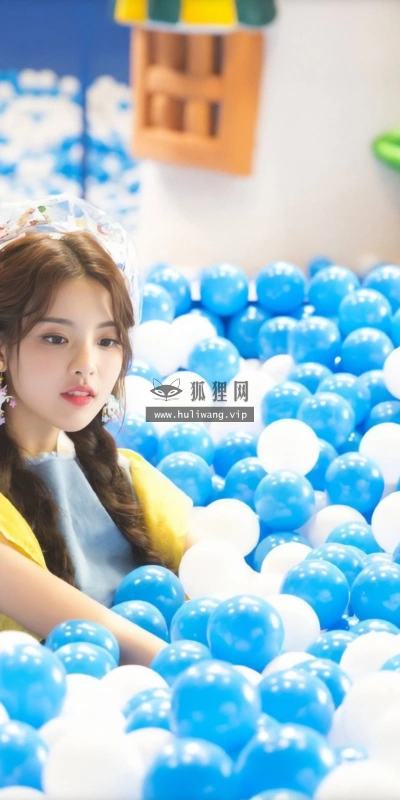 【6672】美女人物壁纸 明星 歌手 演员 杨超越  4K 超清壁纸3240_2160@青蛙壁纸-笨猫小站