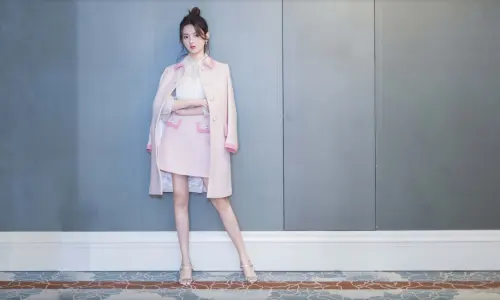 【6683】美女人物壁纸 明星 歌手 演员 杨超越  4K 超清壁纸4096_2304@青蛙壁纸-笨猫小站