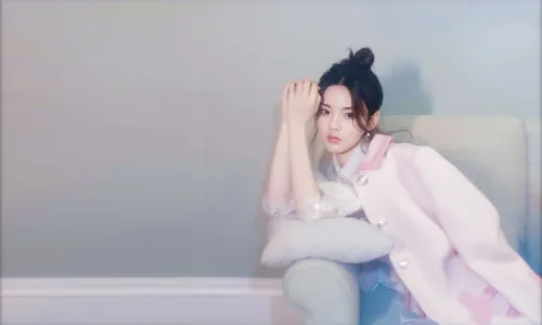 【6686】美女人物壁纸 明星 歌手 演员 杨超越  4K 超清壁纸4096_2476@青蛙壁纸-笨猫小站