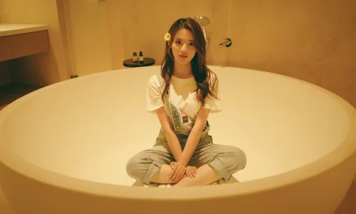 【6717】美女人物壁纸 明星 歌手 演员 杨超越  4K 超清壁纸6000_4000@青蛙壁纸-笨猫小站