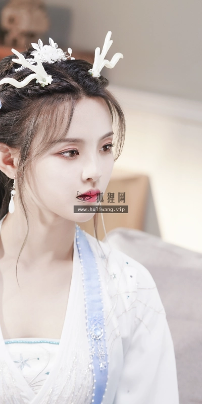 【6727】美女人物壁纸 明星 歌手 演员 杨超越  8K 超清壁纸7952_5304@青蛙壁纸-笨猫小站