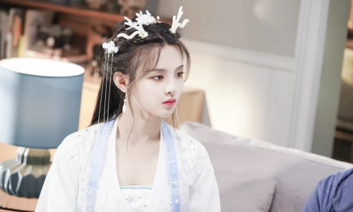 【6727】美女人物壁纸 明星 歌手 演员 杨超越  8K 超清壁纸7952_5304@青蛙壁纸-笨猫小站