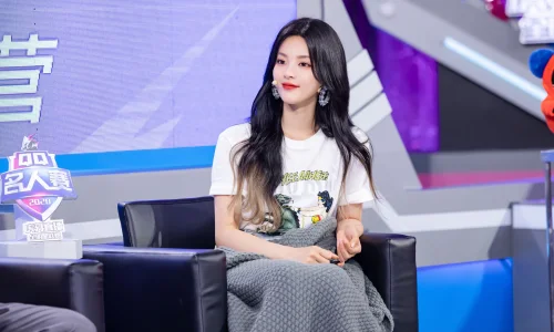【6772】美女人物壁纸 明星 歌手 演员 杨超越  4K 超清壁纸4032_2688@青蛙壁纸-笨猫小站
