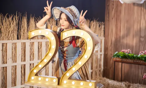 【6774】美女人物壁纸 明星 歌手 演员 杨超越  4K 超清壁纸4000_2667@青蛙壁纸-笨猫小站