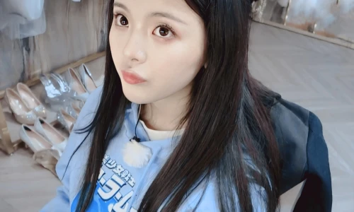 【6819】美女人物壁纸 明星 歌手 演员 杨超越  2K 高清壁纸2160_1620@青蛙壁纸-笨猫小站