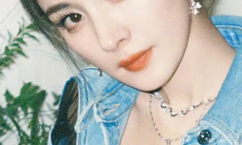 【7253】美女人物壁纸  2K 高清壁纸821_1830@青蛙壁纸-笨猫小站