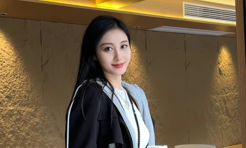 【7374】美女人物壁纸  4K 超清壁纸1080_2400@青蛙壁纸-笨猫小站