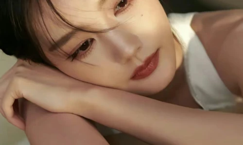 【7678】美女人物壁纸 明星 演员 李一桐  4K 超清壁纸1080_2340@青蛙壁纸-笨猫小站