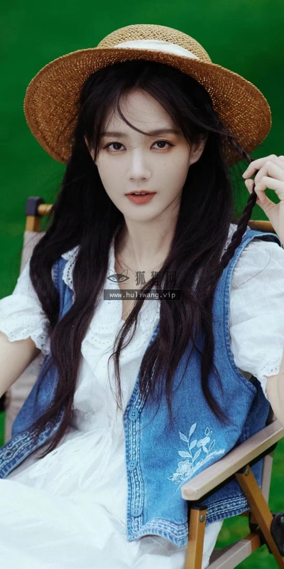 【7683】美女人物壁纸 明星 演员 李一桐  4K 超清壁纸1080_2340@青蛙壁纸-笨猫小站