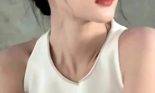 【7684】美女人物壁纸 明星 演员 李一桐  4K 超清壁纸1080_2340@青蛙壁纸-笨猫小站