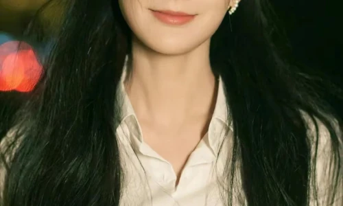 【7686】美女人物壁纸 明星 演员 李一桐  4K 超清壁纸1080_2340@青蛙壁纸-笨猫小站