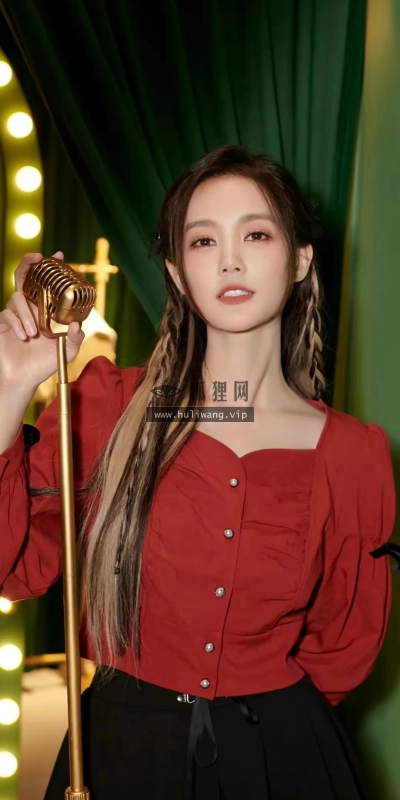【7688】美女人物壁纸 明星 演员 李一桐  4K 超清壁纸1080_2340@青蛙壁纸-笨猫小站