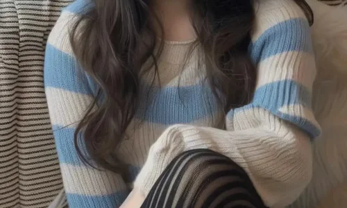 【9251】美女人物壁纸  4K 超清壁纸1242_2688@青蛙壁纸-笨猫小站