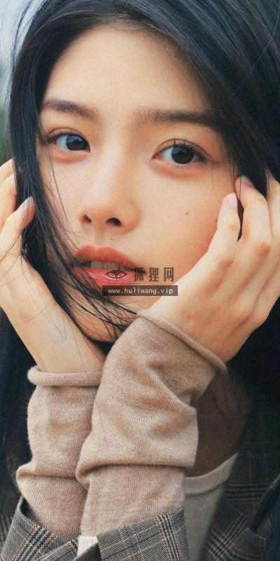 【9384】美女人物壁纸  4K 超清壁纸1744_3888@青蛙壁纸-笨猫小站