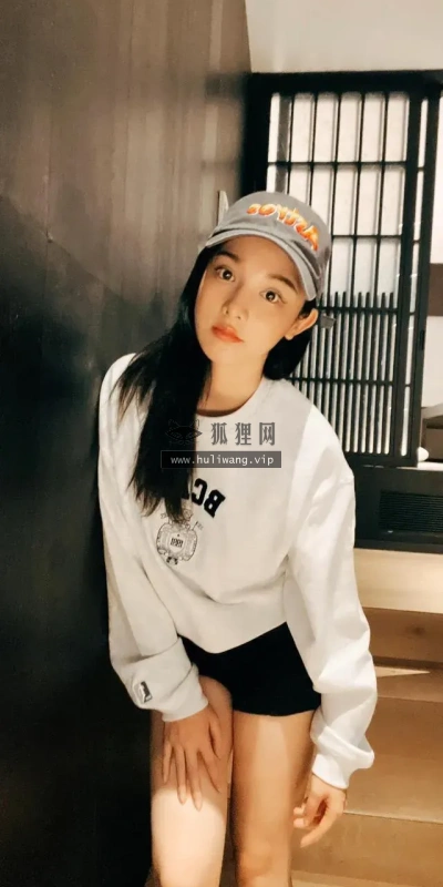 【9460】美女人物壁纸  1080P 高清壁纸640_1385@青蛙壁纸-笨猫小站