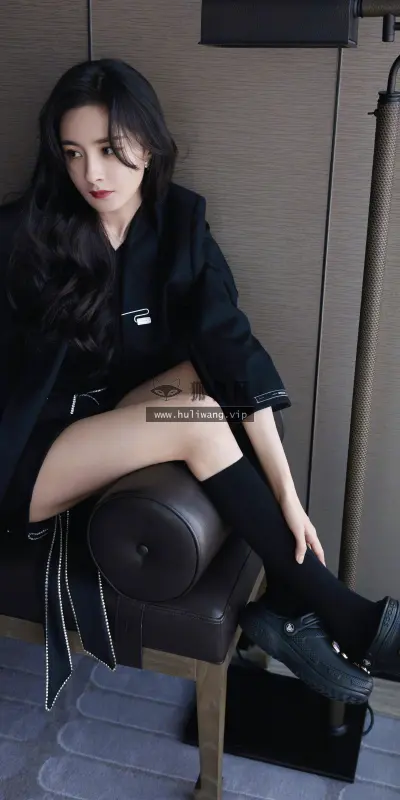 【9546】美女人物壁纸  8K 超清壁纸5464_7172@青蛙壁纸-笨猫小站
