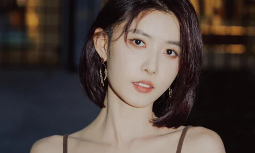 【9981】美女人物壁纸 网红 聂小雨  2K 高清壁纸1272_1920@青蛙壁纸-笨猫小站