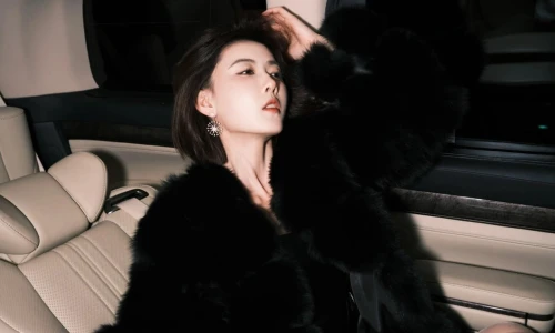 【9992】美女人物壁纸 网红 聂小雨  2K 高清壁纸1440_1920@青蛙壁纸-笨猫小站