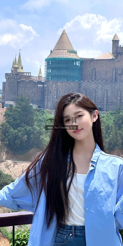 【10024】美女人物壁纸 网红 潘敏 2K 高清壁纸1440_1920@青蛙壁纸-笨猫小站