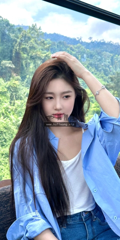 【10027】美女人物壁纸 网红 潘敏 2K 高清壁纸1440_1920@青蛙壁纸-笨猫小站