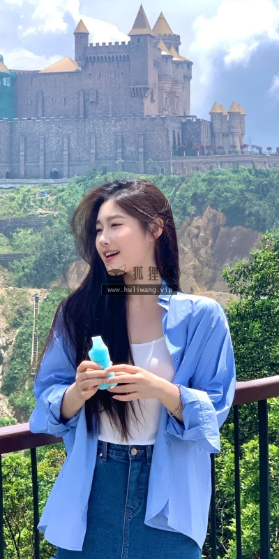 【10026】美女人物壁纸 网红 潘敏 2K 高清壁纸1440_1920@青蛙壁纸-笨猫小站