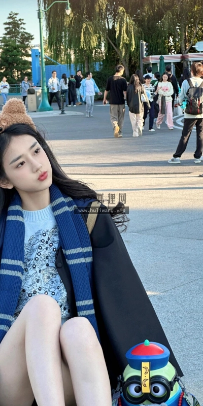 【10039】美女人物壁纸 网红 潘敏 2K 高清壁纸1440_1920@青蛙壁纸-笨猫小站