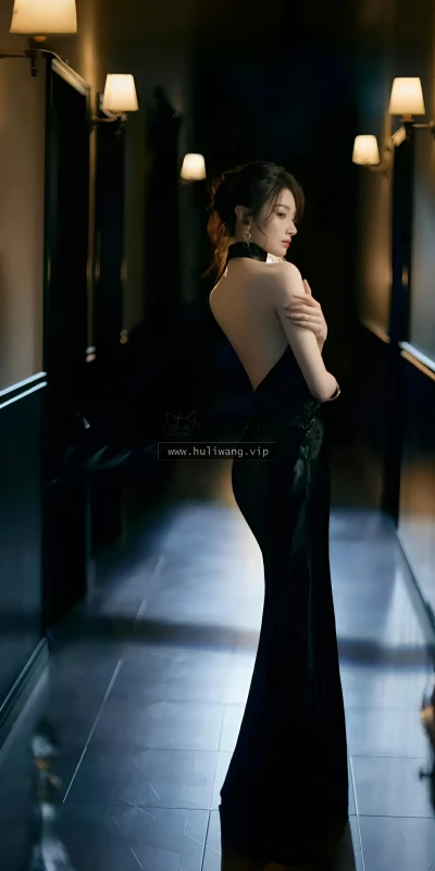 【10611】美女人物壁纸 隆妮  4K 超清壁纸2160_3660@青蛙壁纸-笨猫小站