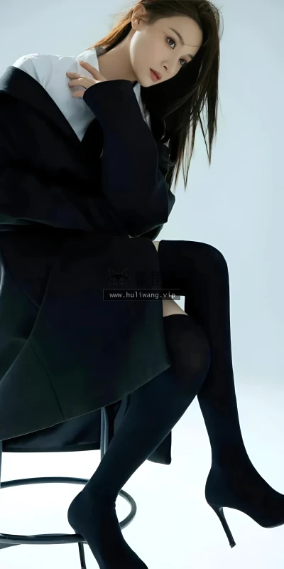 【10609】美女人物壁纸 隆妮  4K 超清壁纸2152_3672@青蛙壁纸-笨猫小站